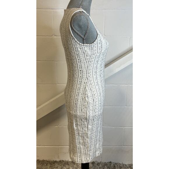 ST. JOHN Sleeveless Wool Blend Sheath Dress Woman’s Size 6 - Picture 4 of 8